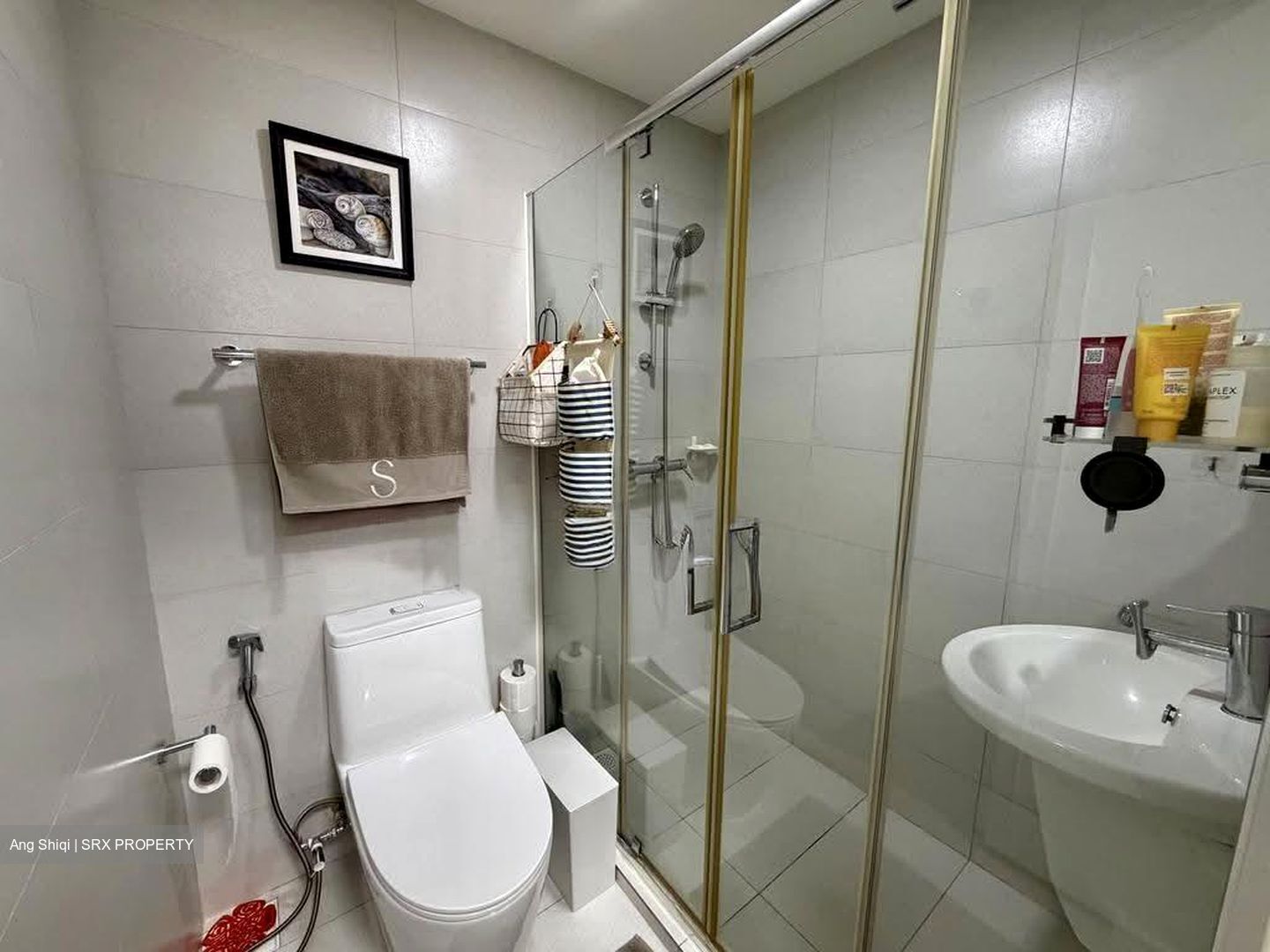 1 Canberra (D27), Condominium #636844651